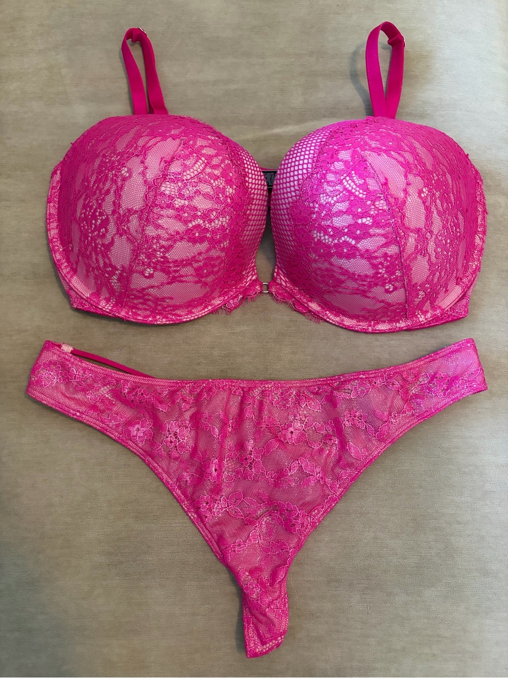 Victoria's Secret Vibrant Fuchsia Lace Push-Up Bra & Thong Set